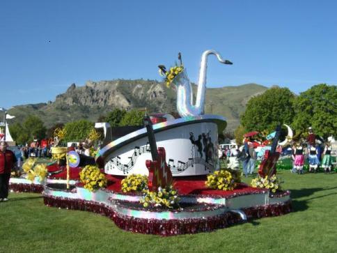 Washington State Apple Blossom Festival2